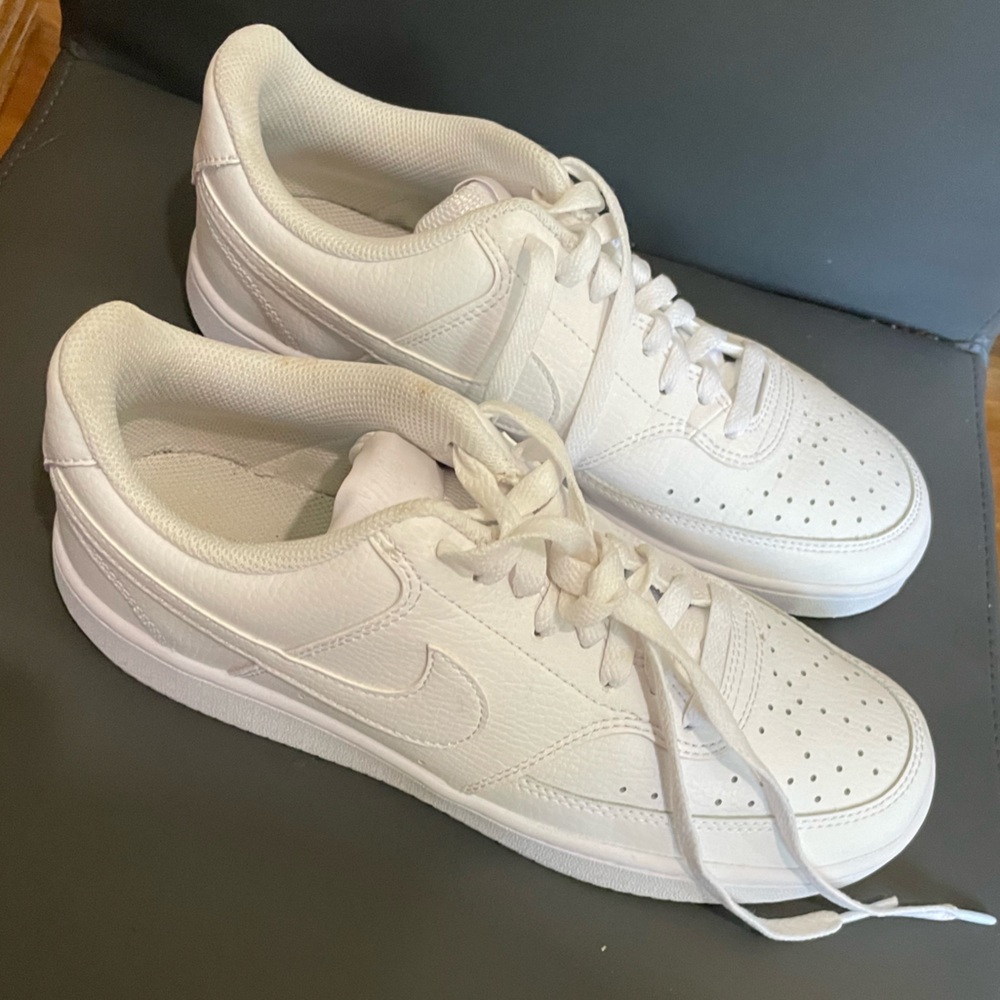 Nike Court Vision Low Womens Size 9